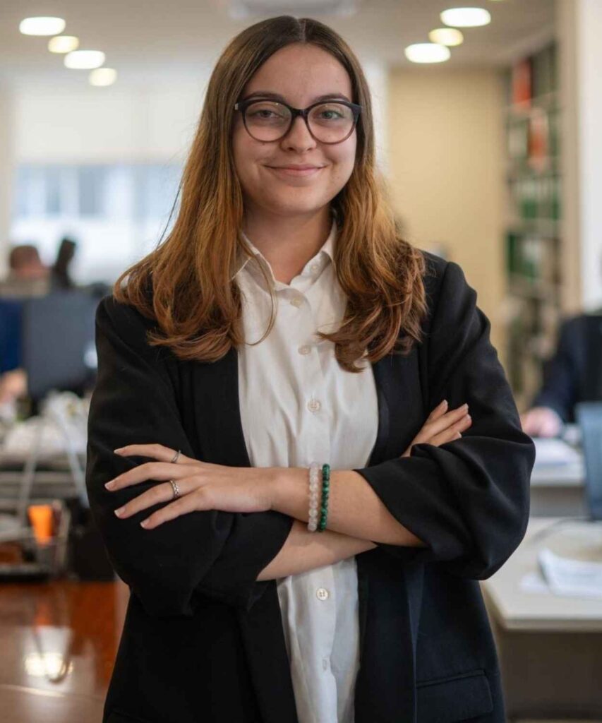 Diana Ribeiro, Learning & Development Assistant, no apoio à gestão da formação profissional.