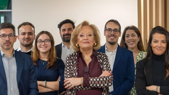 Equipa da Estrategor, liderada pela administração, pronta para analisar o seu pedido e responder às suas necessidades.