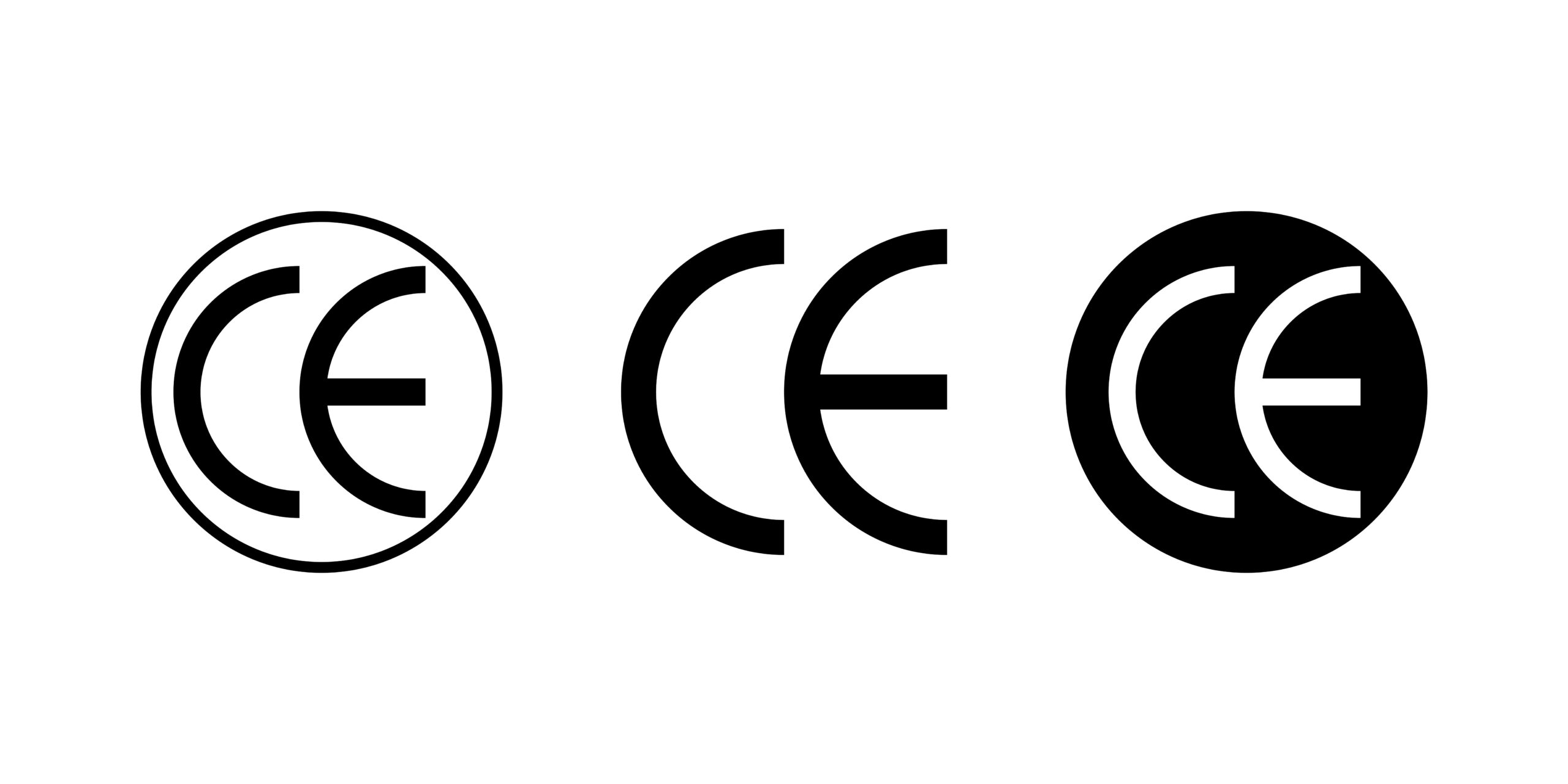 Três variações do selo de conformidade europeia (CE). À esquerda, as letras dentro de um círculo vazado; ao centro, apenas as letras "CE"; à direita, as letras em branco dentro de um círculo preto sólido.